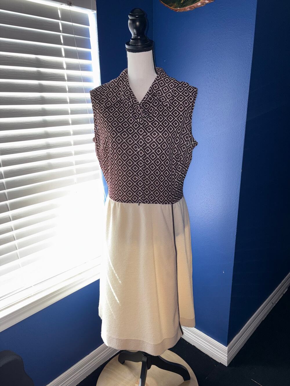 Vintage Mid‑Century Sleeveless Dress Brown/White Geometric Bodice + Cream Skirt